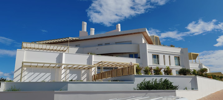 Pergolas et claustras dorée